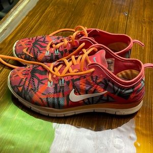 Nike womens tennis shoes size 8